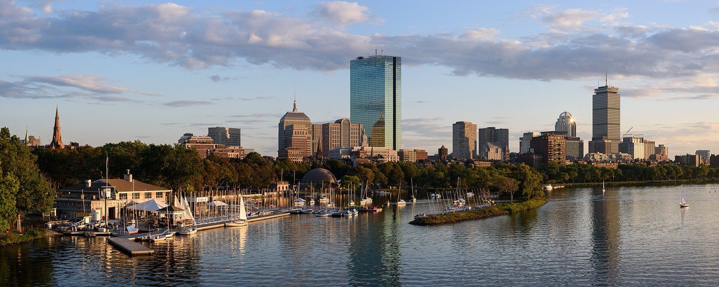 El skyline de Boston desde el puente Longfellow