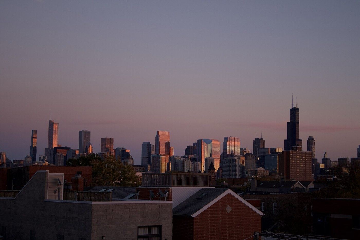 El skyline del Loop de Chicago al atardecer